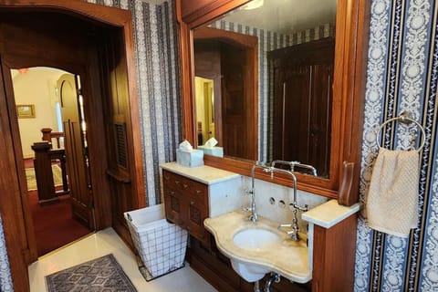 Full bathroom