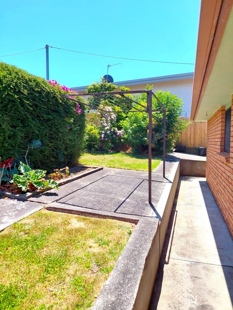 clothes line at rear of property