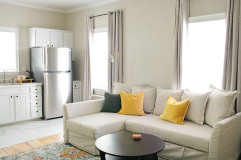 Welcome to our 1BR apartment in Cottage Hill