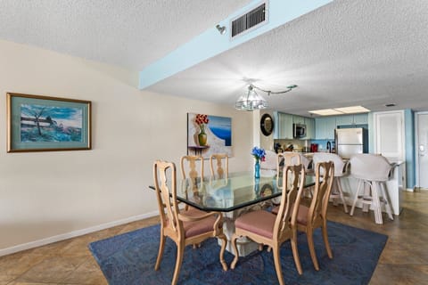 Beach Place 103 Dining Room