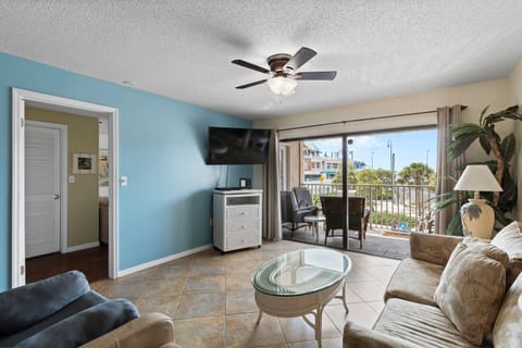 Beach Place 103 Living Room