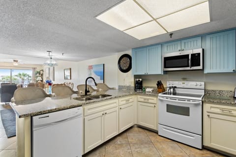 Beach Place 103 Kitchen