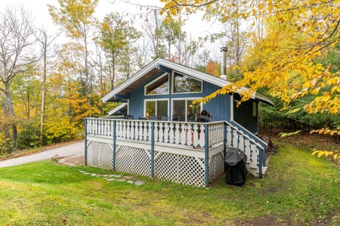 A 4-season chalet located conveniently between North Conway and Jackson. (1)