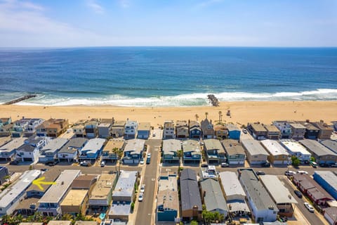 Bring your whole family one of the largest beach houses on the peninsula.