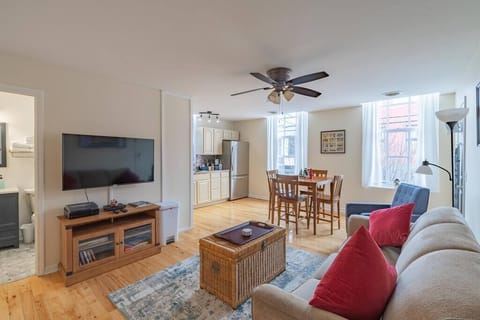 Living room and kitchen area with outstanding view of Miami Street