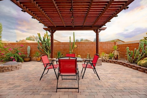 Relax in the beautiful back yard surrounded by desert wildlife.