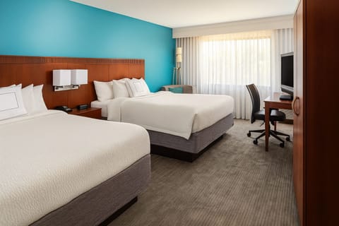 Comfortable Unit with 2 Queen beds