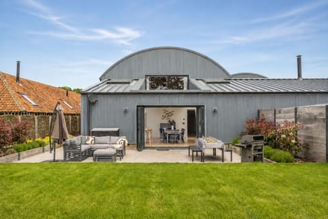 Fitters Barn, Warham: Stylish modern property
