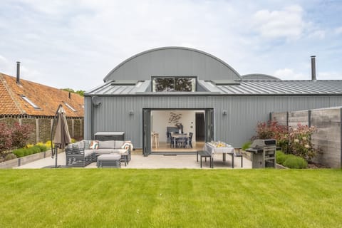 Fitters Barn, Warham: Stylish modern property