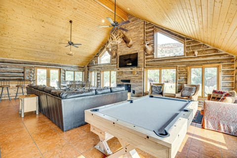 Glade Park Vacation Rental | 3BR | 2.5BA | 3,904 Sq Ft | 3 Steps to Enter