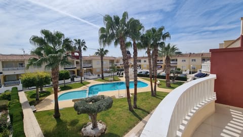 View to swimmingpool 