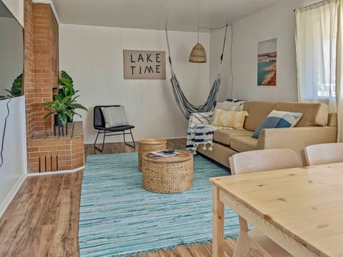 Charming and cozy living/dining area