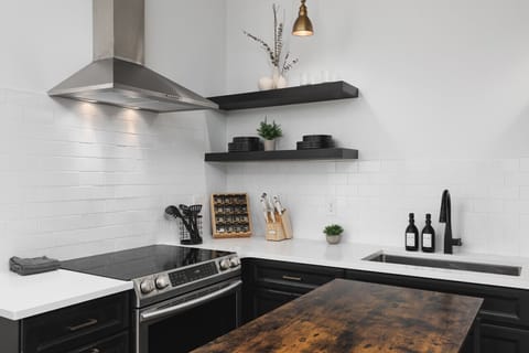 The kitchen is well-equipped for you to cook a great meal - high-end appliances, cookware, & spices. Seating for 4 at the kitchen table.