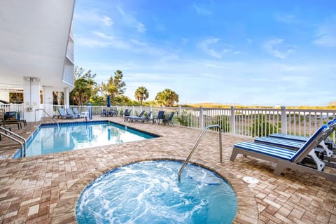 Pool and Jacuzzi