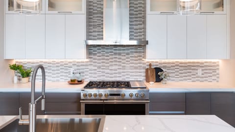 This 6 burner plus side grill dual fuel range and double oven is perfect for cooking for a crowd.