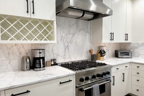 This gourmet kitchen takes the standard of a regular kitchen to a whole new level with premium appliances for the chef in you.