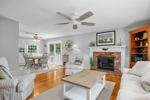 Bright and open floorplan - 40 Willow Street West Harwich - Waves on Willow - NEVR