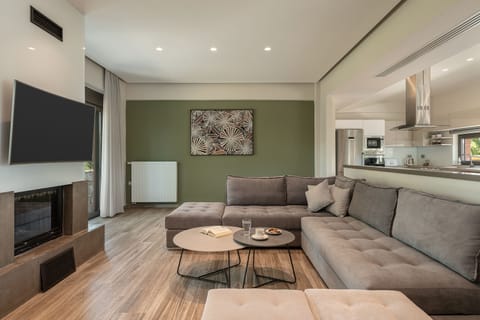 Central air-conditioning, 55" Smart TV with free Netflix, Wi-Fi and workspace