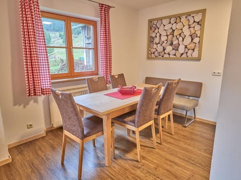 3-raum-ferienwohnung 13, Erdgeschoss - Alte Schmiede Apartment in Oberstdorf