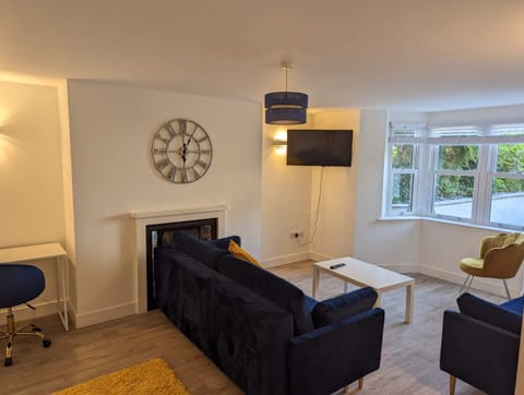 Living Room / Lounge