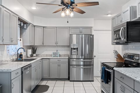 Fully Stocked Kitchen w/Coffee Bar