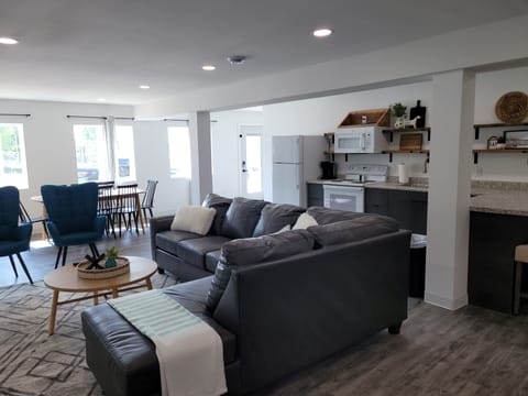 Full Living Room and Kitchen. Table and Chairs for 8. Outside Seating with Grill 