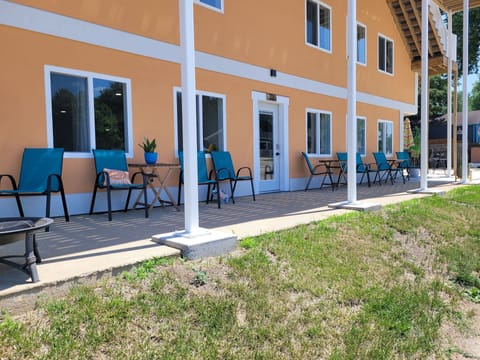 This is the door you enter for Emerson Bay Suite, if it at the front of Stay Suites