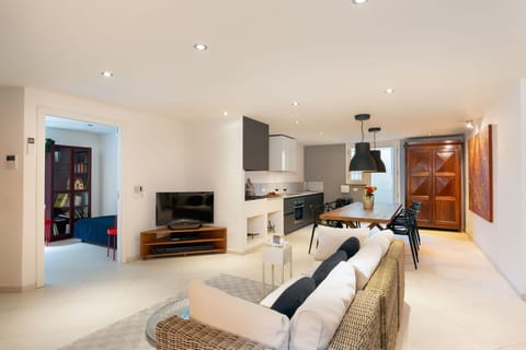 Autumn, Living Room, Spring, Summer