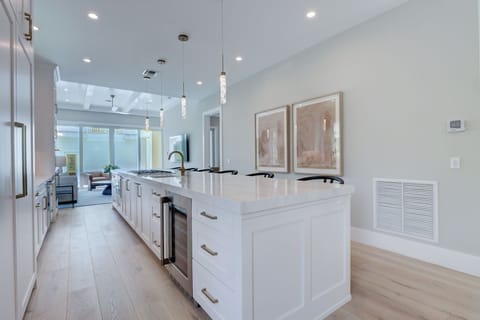 The Sand Castle - Chef's Kitchen w/ Beverage Cooler