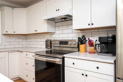 Newly updated kitchen with all of your cooking essentials. 