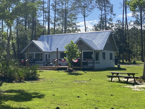 Back of house faces the water 
