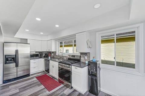 Large kitchen and all utensils included