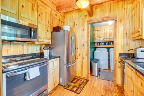 Kitchen | Keurig & Drip Coffee Maker