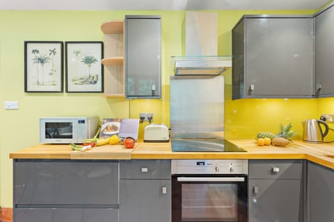 Bramblewood- Maidencombe Sleeps 6 with hot tub - Kitchen