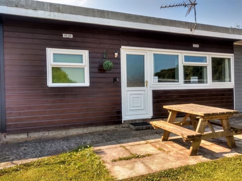Front view of chalet at Bucklands