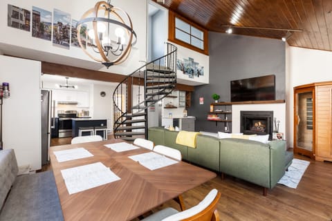 2nd floor living room