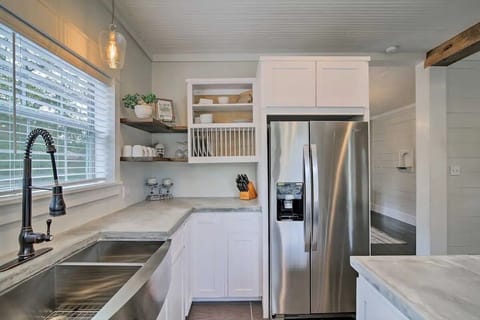 Fully stocked kitchen for all of your meal preparations.