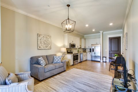 Living Area | Smart TV