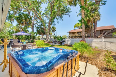 Port Richey Vacation Rental | 3BR | 2BA | 1 Step Required | 1,190 Sq Ft