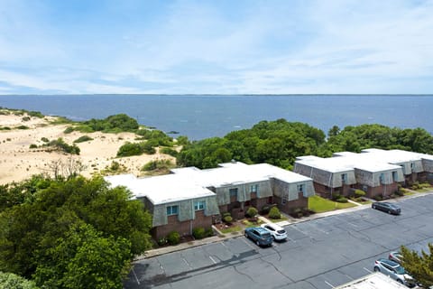 VI3: The Mermaid Lounge | Front Exterior - Aerial View