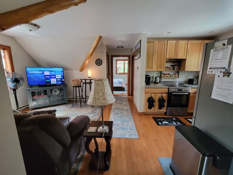 Little Pinecone entryway. Welcome!