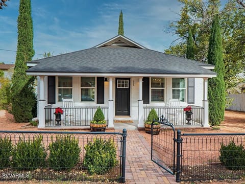 Welcome to your 'Luxury Meets Historic' Clarkdale Getaway!