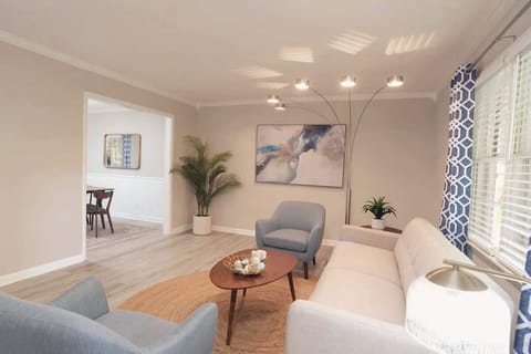 Chat in the Mansions stylish living room.