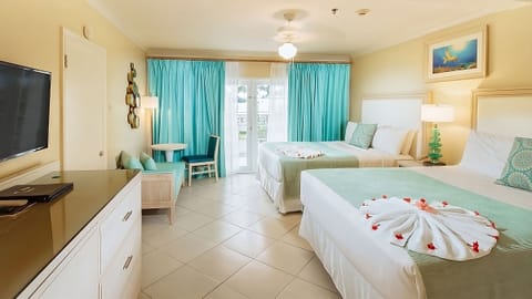 Unit with 2 Queen size beds. Exact unit will be assigned upon arrival. Views, colors and decor may vary.