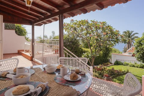 Balcony with view to the garden