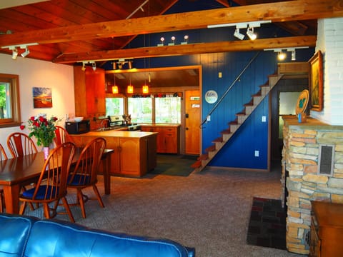 DINING AREA:  Convenient dining area with seating for 6 adults.