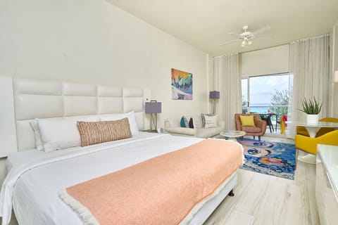 Unit with 1 King Bed