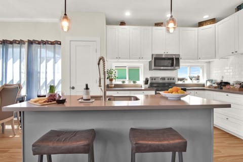 Large island for entertaining guest.