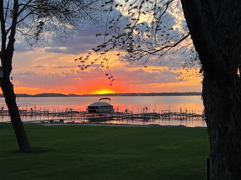 Beautiful sunsets porch view!!