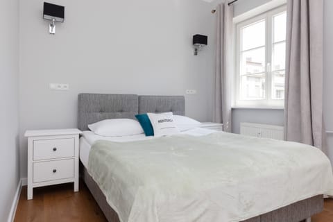 A quiet bedroom perfect for relaxing. 